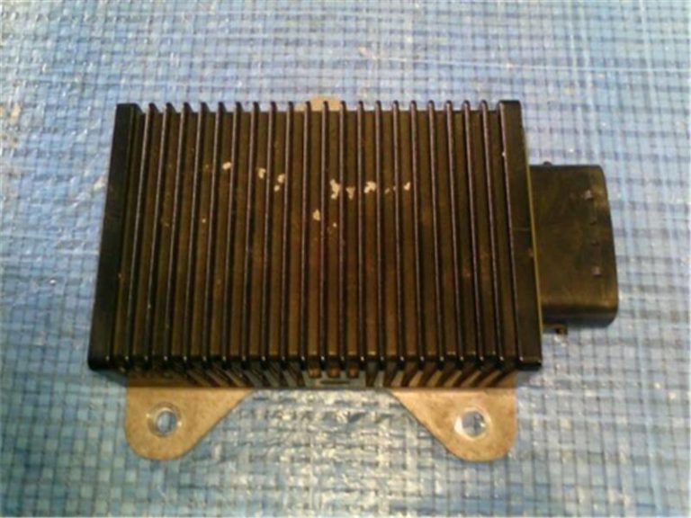 Mitsubishi Pajero iO TA-H77W Battery Control Unit